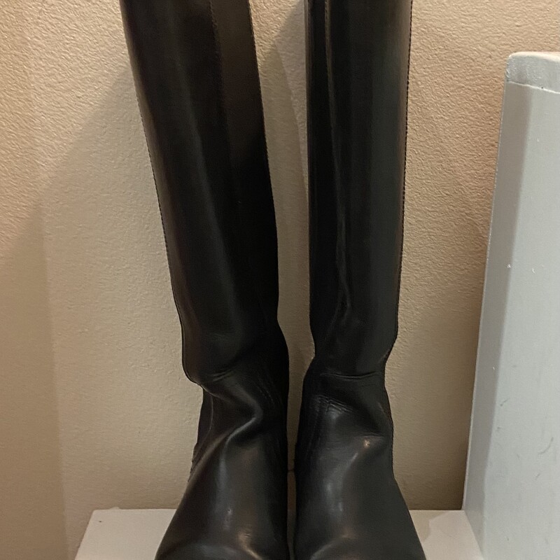 Black Leather Tall Boot<br />
Black<br />
Size: 8 R $239