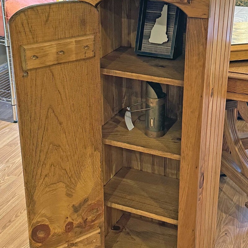 Hand Made and Hand Painted Jelly Cupboard<br />
19 In Wide x 13 In Deep x 45.5 In Tall.