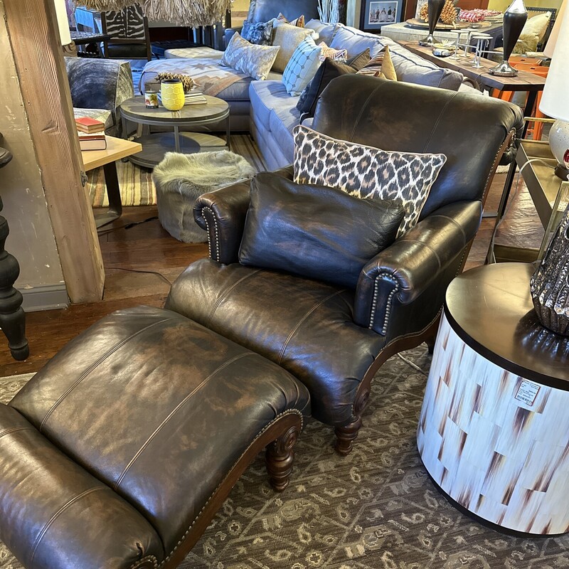 Drexel Heritage Leather Chair and Ottoman<br />
<br />
Chair:32Wx46Dx36T<br />
Ottoman: 26Wx30Lx17T