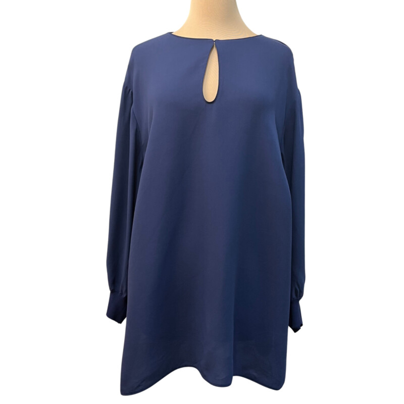 Lafayette 148 Blouse<br />
100% SILK<br />
Hook and Eye Closure<br />
Color:  Navy<br />
Size: 3X