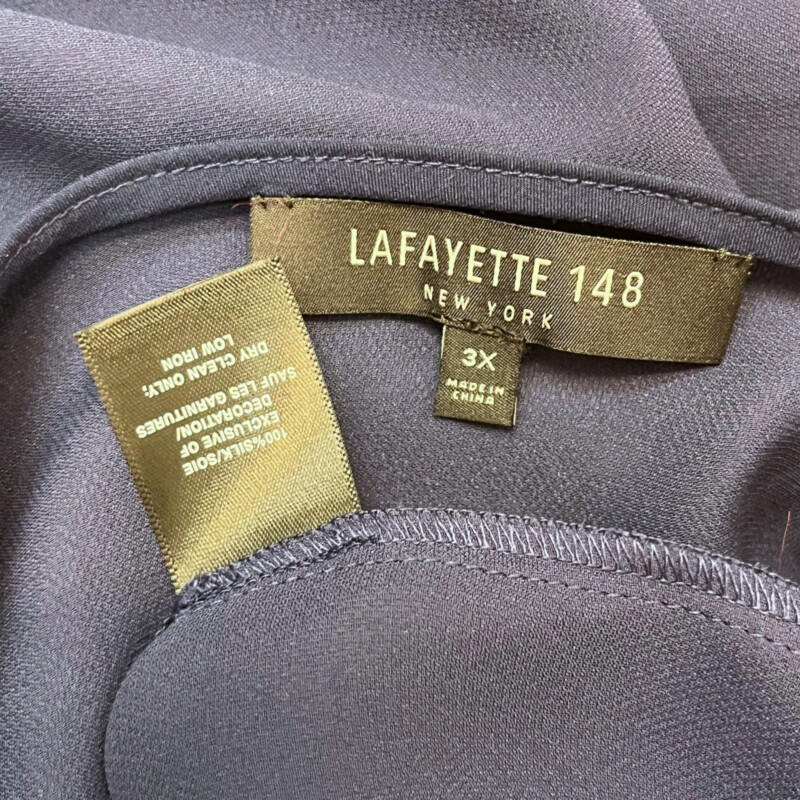 Lafayette 148 Blouse<br />
100% SILK<br />
Hook and Eye Closure<br />
Color:  Navy<br />
Size: 3X