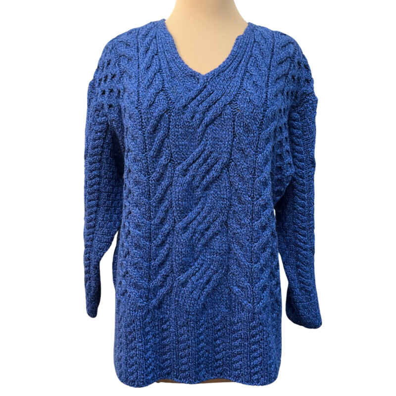 Kilronan Knitwear Sweater<br />
Pure New Wool<br />
Beautiful Blue<br />
Size: Large