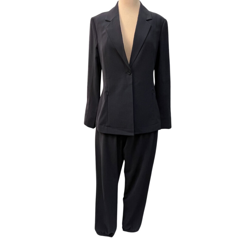 MM Lafleur Blazer Set<br />
Blazer is Gorgeous with Zippered Pockets<br />
Oants have a Drawstring Waist<br />
Color: Gray<br />
Size: Medium