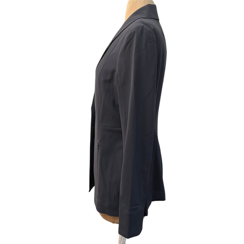 MM Lafleur Blazer Set
Blazer is Gorgeous with Zippered Pockets
Oants have a Drawstring Waist
Color: Gray
Size: Medium