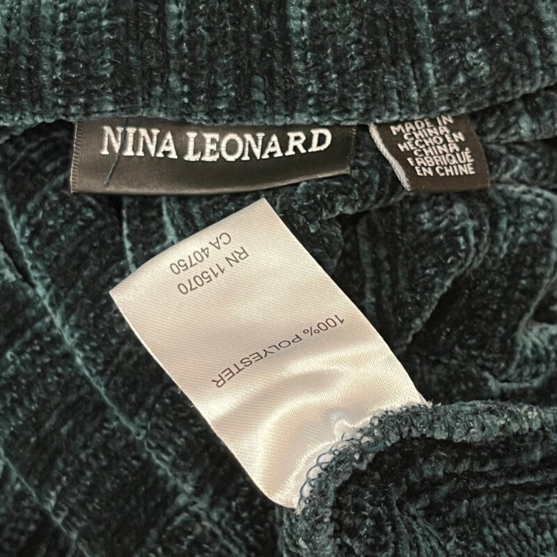 Nina Leonard Chenille Sweater<br />
Emerald<br />
Size: Large