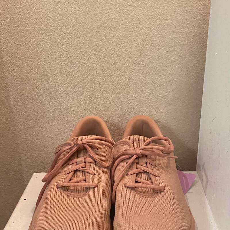 Pch Msh Sneakers<br />
Peach<br />
Size: 11