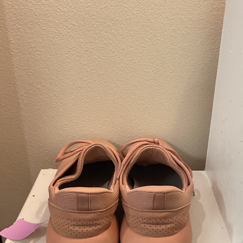 Pch Msh Sneakers<br />
Peach<br />
Size: 11