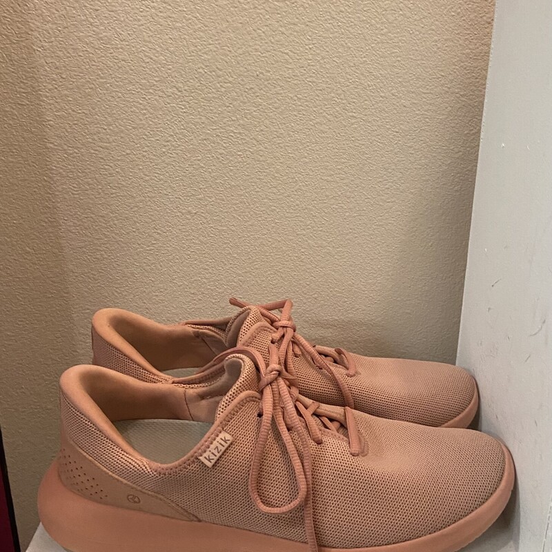 Pch Msh Sneakers<br />
Peach<br />
Size: 11