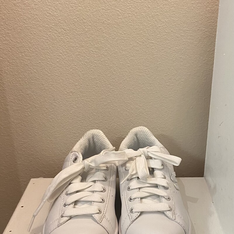 NIB Wht/slv Sneakers<br />
Wht/slv<br />
Size: 7