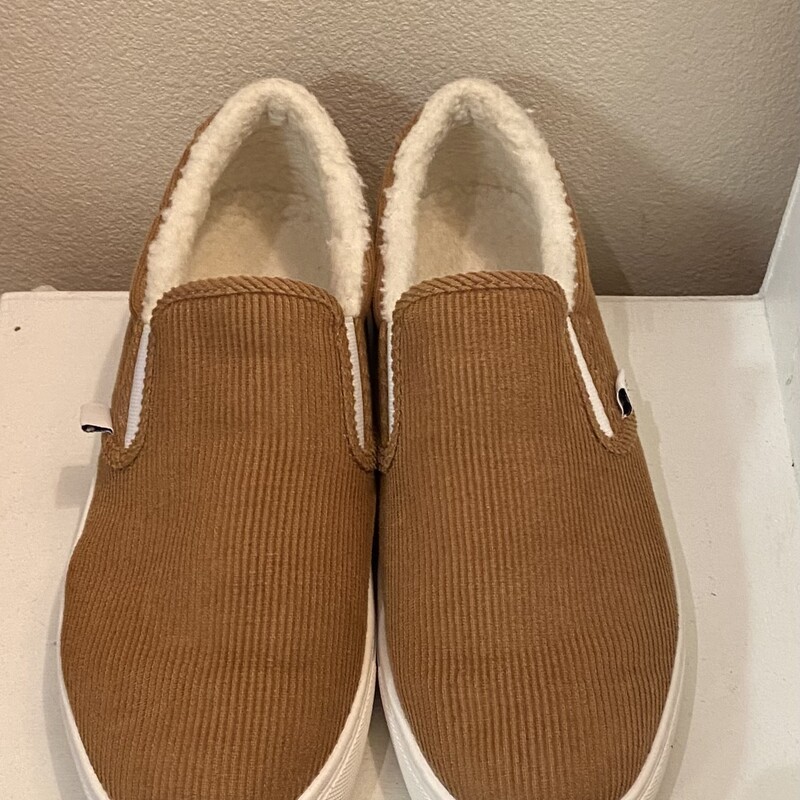 Camel Cord Sherpa Slipon<br />
Camel<br />
Size: 10