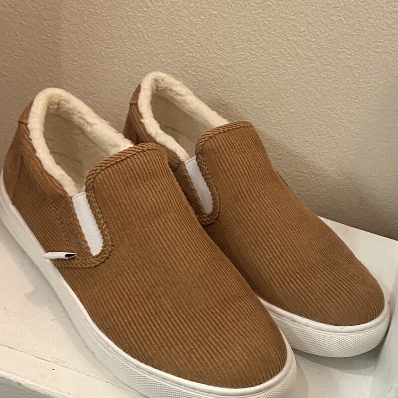 Camel Cord Sherpa Slipon<br />
Camel<br />
Size: 10