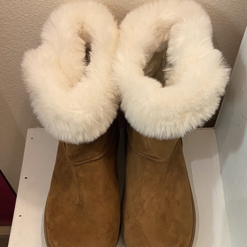 Chsnut Faux Fur Boot<br />
Chesnut<br />
Size: 9