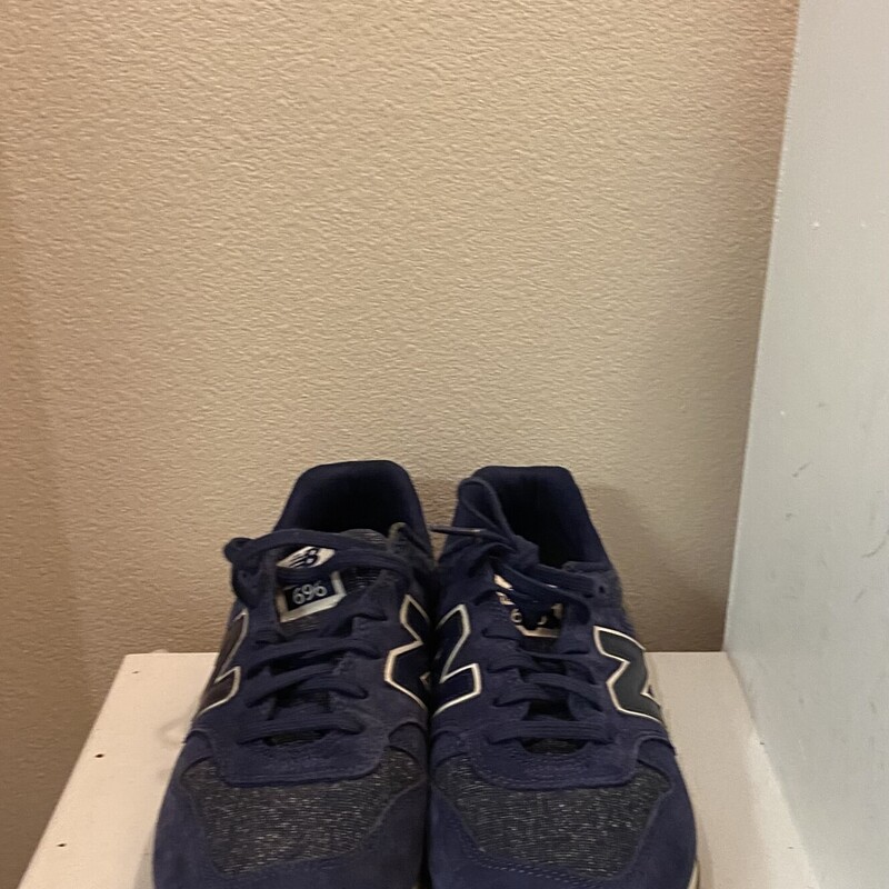 Blu Suede Sneaker
Blue
Size: 11