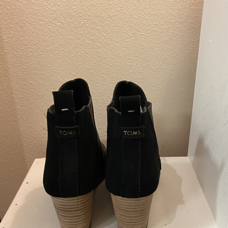 Blk Suede Wdge Bootie
Black
Size: 10