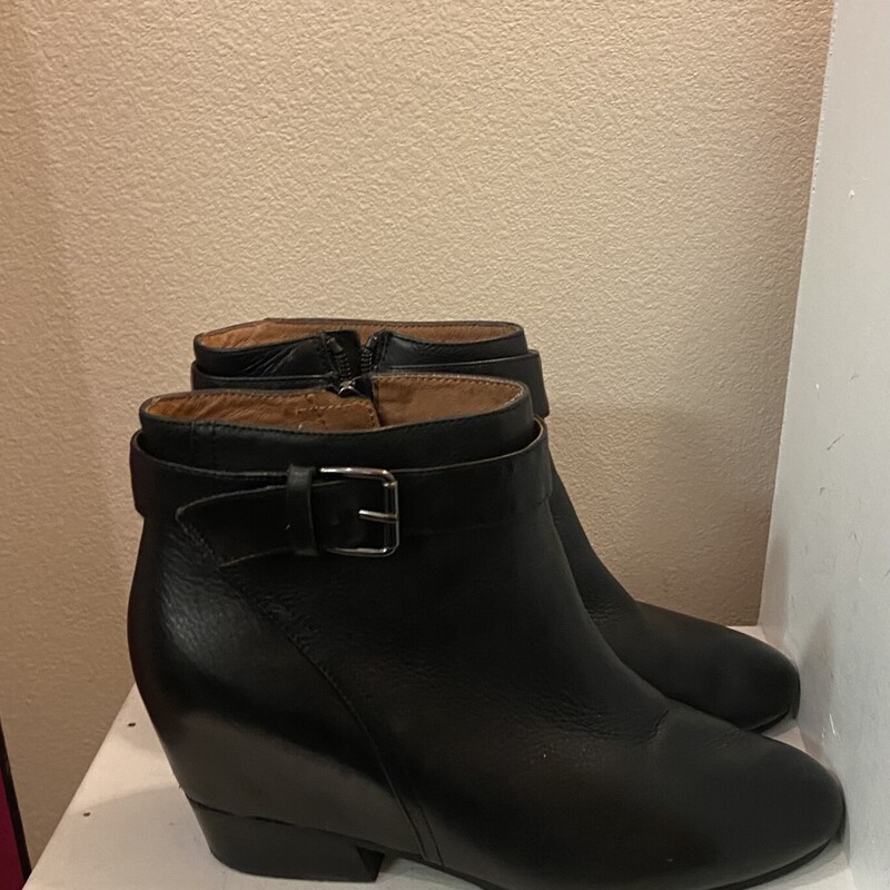 Blk Lther Wedge Boot<br />
Black<br />
Size: 9.5 R$170