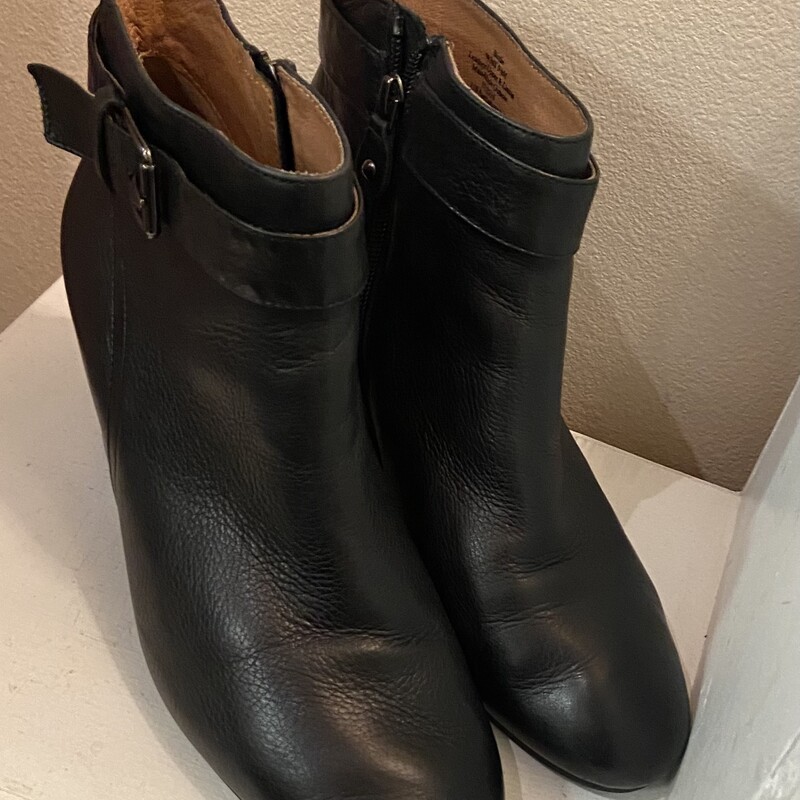 Blk Lther Wedge Boot<br />
Black<br />
Size: 9.5 R$170