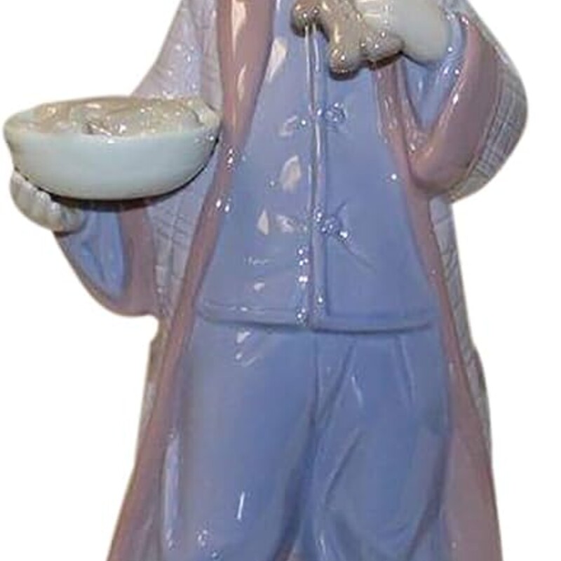 Lladro Santa Wont Notice Figurine
Blue Red Purple Size: 4 x 8H
#6676
The Night Before Christmas Collection
Original box included