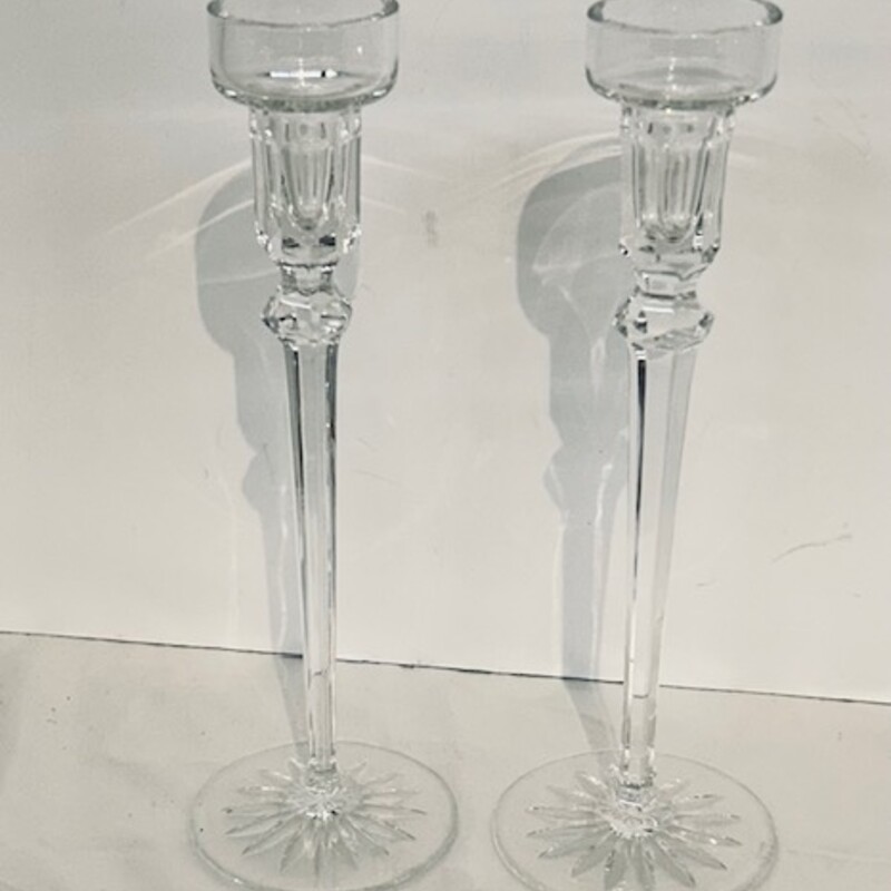 S2 Rogaska Candlesticks
Clear
Size: 3.5x10H