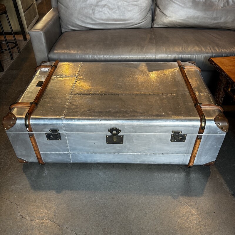 RH TR Metal Coffee Table

Size: 52Lx32Wx18T