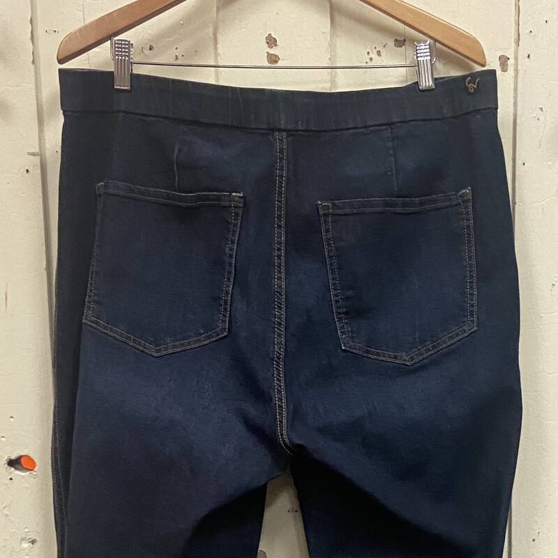 Den Pull On Flare Jean<br />
Blue<br />
Size: 18