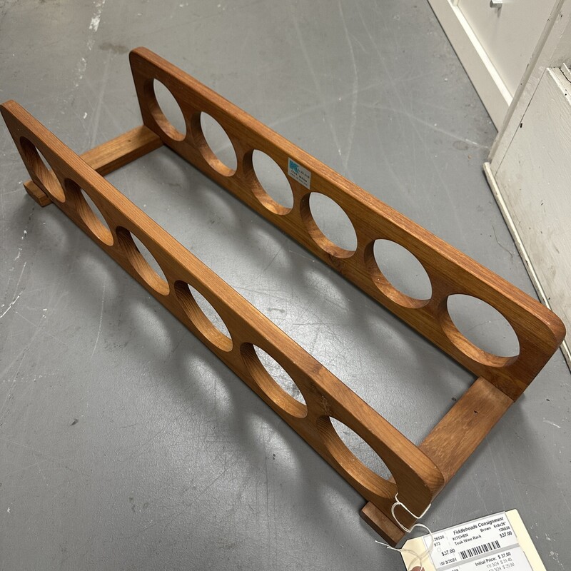 Teak Wine Rack, Vintage<br />
Size: 26in L