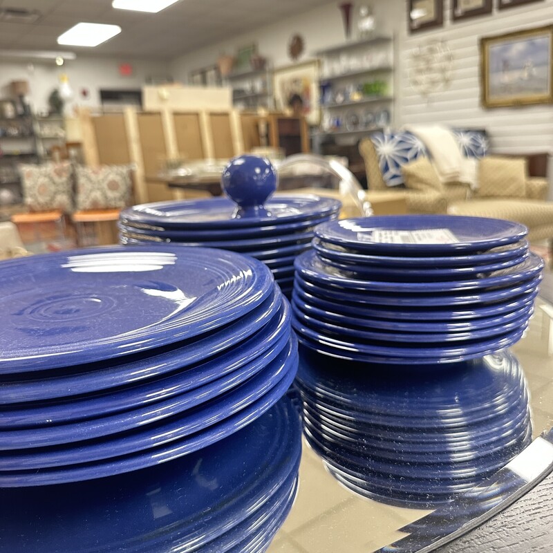 Fiestaware Vintage Dishes Lot, Dark Blue. Includes 6 Dinner Plates, 9 Luncheon Plates., 7 Dessert Plates and one singular salt/pepper shaker.