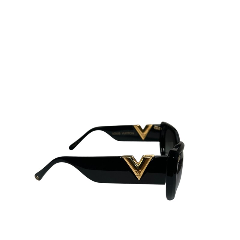 LOUIS VUITTON My Fair Lady Sunglasses in Black.
Style code: Z1254W
Some scratches on the lenses
Comes with the original box

These stunning sunglasses have a chic black frame with round rims and lenses in a dark tint of gray. The bold arms feature a gold Louis Vuitton V metal inserts at the temple and have monogram symbols at the ends.