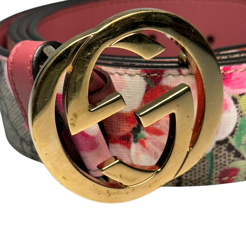 Gucci Supreme Bloom, Pink, Size: 120<br />
<br />
Style Code: 370543<br />
<br />
Scratching to the belt buckle. Does not come with original dust bag or box.