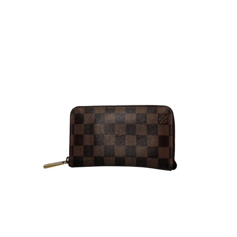 Louis Vuitton Compact Zip Wallet
 Damier
Size: Small

Dimensions: Lenght .25 in x Height 4in x Width 1in

Date Code: MI1120

Comes with original dust bag. Light wear on the corners.