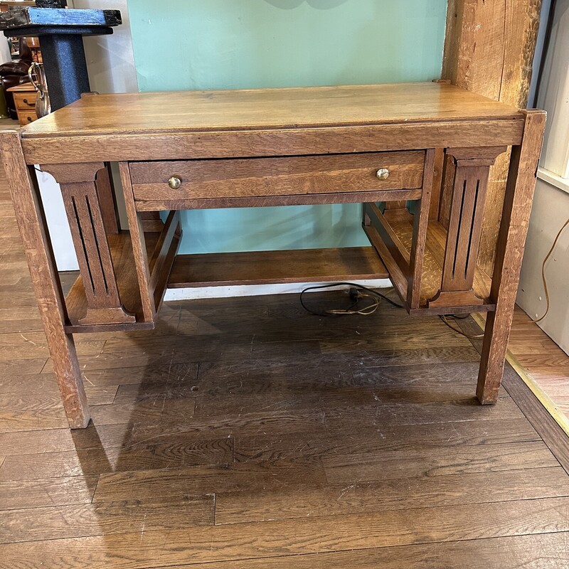 Mission Oak Desk,
Size: 43x24x29
Great quarter sawn oak desk with one large drawer in the center and bookshelves on the side.  This is in perfect condition!