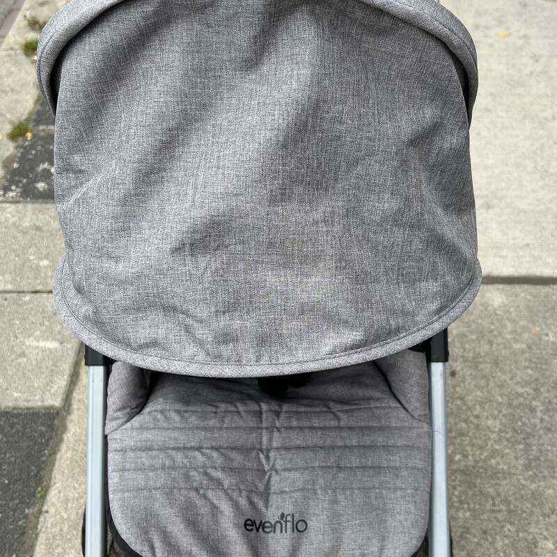 Evenflo Reversi Stroller, Grey<br />
<br />
Max Weight: 50 lbs<br />
<br />
MAXIMIZE YOUR VERSATILITY: Modularity allows seat to be easily positioned forward or parent-facing<br />
ADAPT AS YOU NEED: Accepts Evenflo SafeMax and any version of LiteMax Infant Car Seats (sold separately) with included adapters, so you can customize the stroller for your needs<br />
FOLD AND GO: Conveniently self-stands in seconds with trigger-fold activation<br />
PACK MORE IN: Huge NEW storage basket offers easy access from the front or rear<br />
FREE UP A HAND: New handle design allows you to use one hand to maneuver the stroller and the other to catch a flying pacifier!