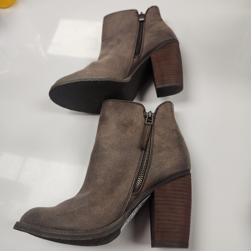 Sbicca Bootie NEW, Taupe, Size: 8.5