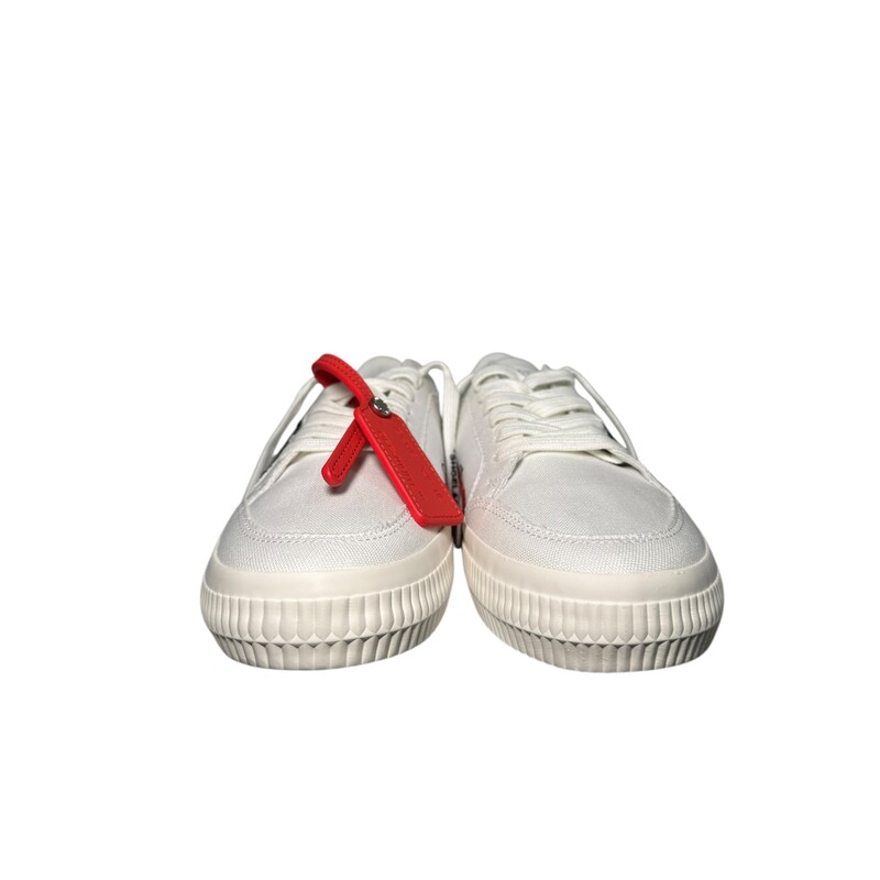 Off White  Low Vulcanized Canvas White
New
Size 38
Comes with original dust bags and box.