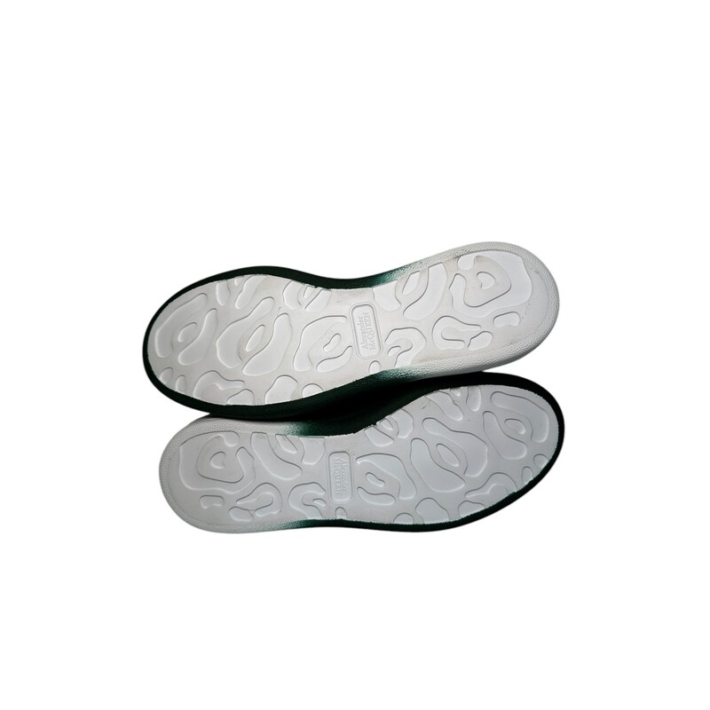 Alexander McQueen<br />
Green and White<br />
Comes with original box.<br />
<br />
586388