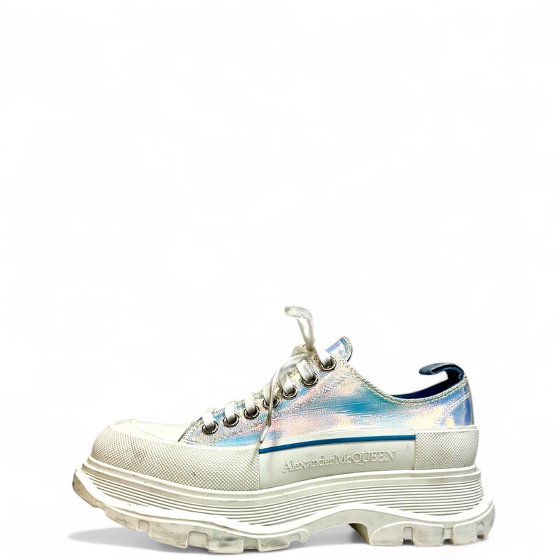 Alexander McQueen Tread Slick Iridescent Leather Sneakers

Size 40

Does not come with original dust bags or box