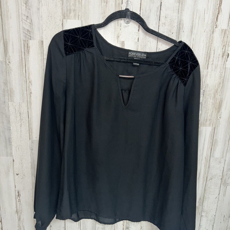 XL Black Keyhole Velvet S