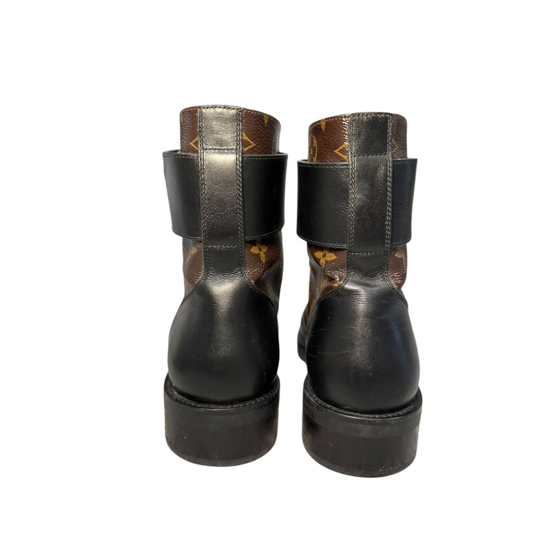 Louis Vuitton Wonderland Monogram Ranger Boots<br />
Size 41<br />
Code: NL0197<br />
Some scratches on leather<br />
Does not come with original dust bag or box.