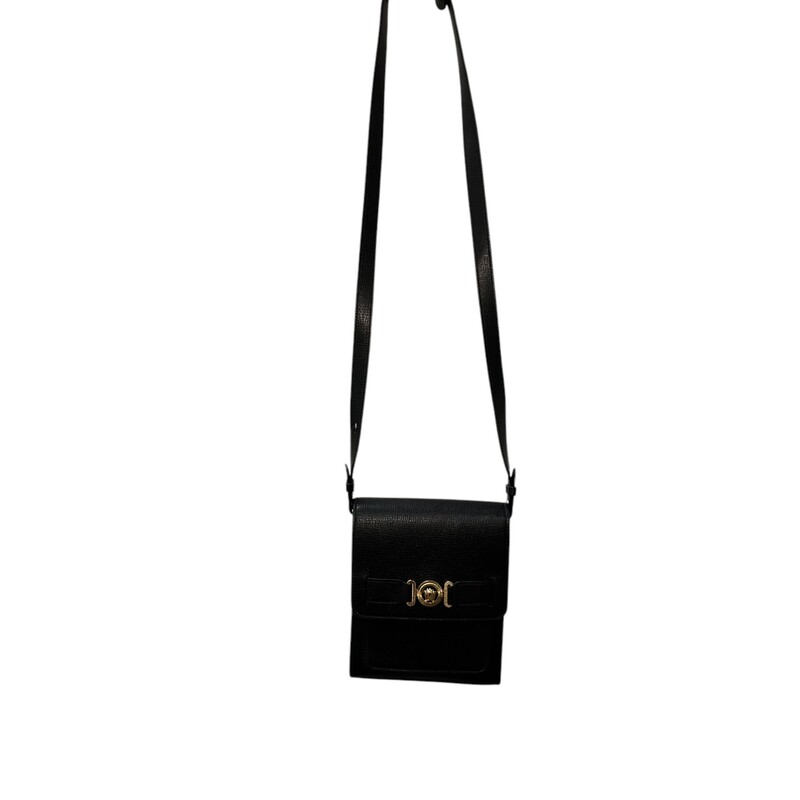 Versace Biggie Coin Black Crossbody<br />
Goatskin<br />
Dimensions: 7 in lenght 8 in height<br />
Does not come with original dust bag or box