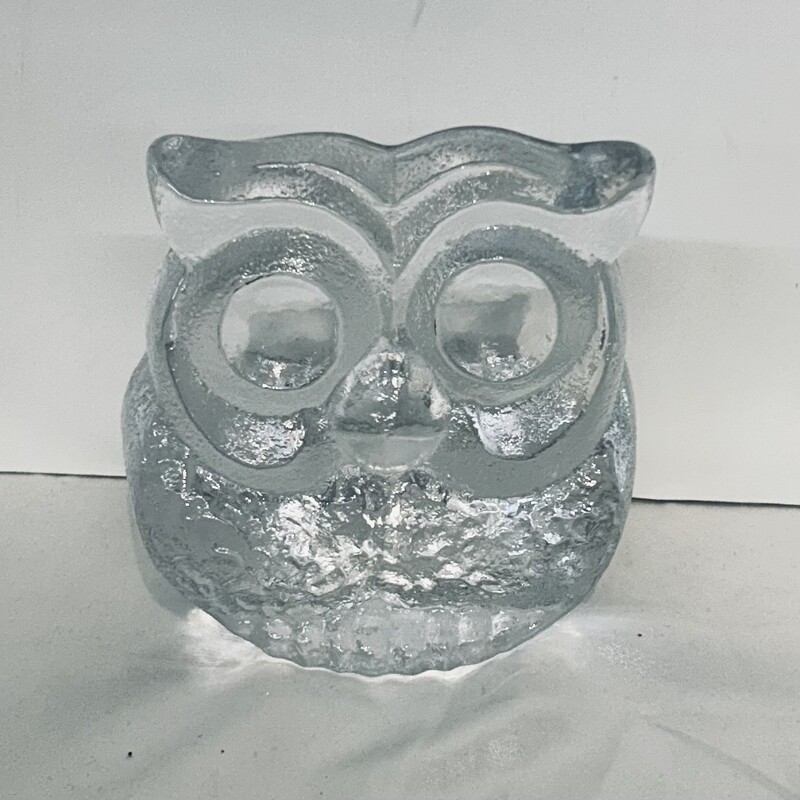 Hellster Skruf Glass Owl
Clear
Size: 4.5 x 2 x 4.5H