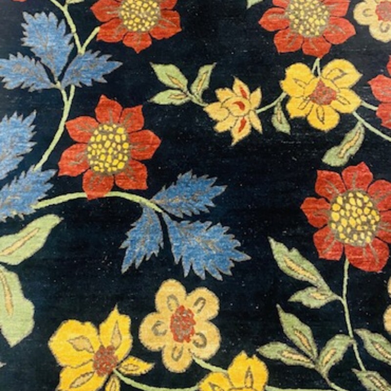 Tufenkian Floral Wool Rug
Black Gold Blue Rust Green Wool
Size: 5x7