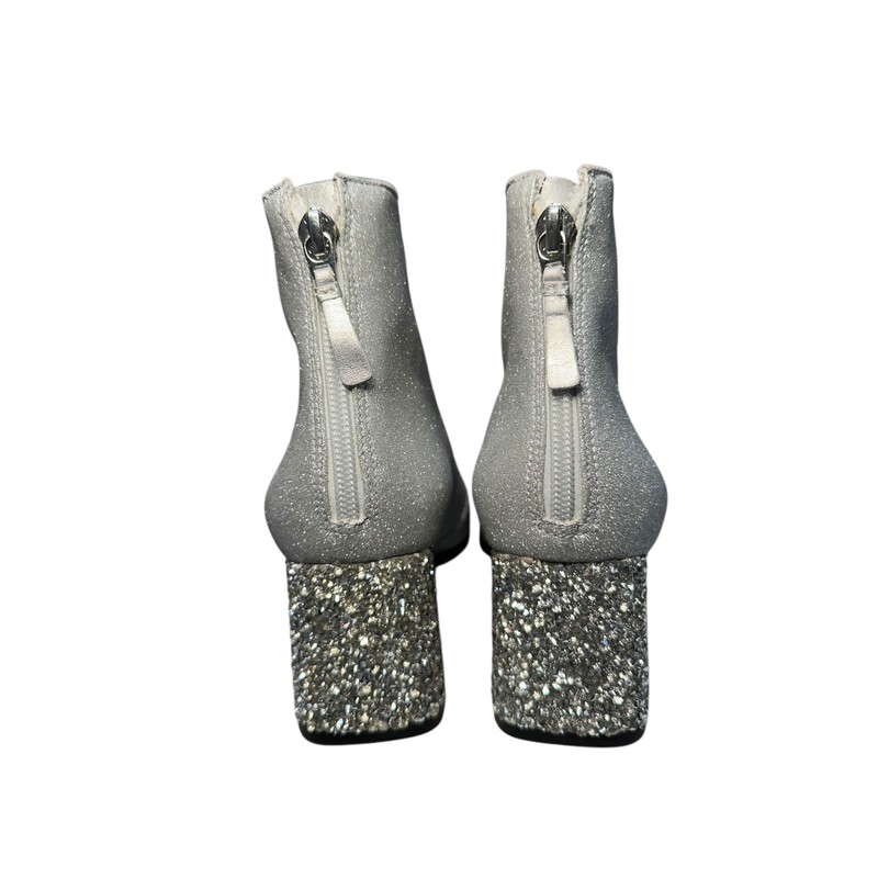 Sophia Webster Stella Boots<br />
Silver<br />
 Size: 37<br />
Does not include original dust bag or box.