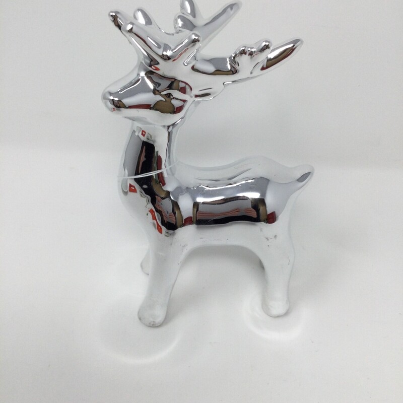 Reindeer Sculpture,
Silver,
Size: 7 X 4 In