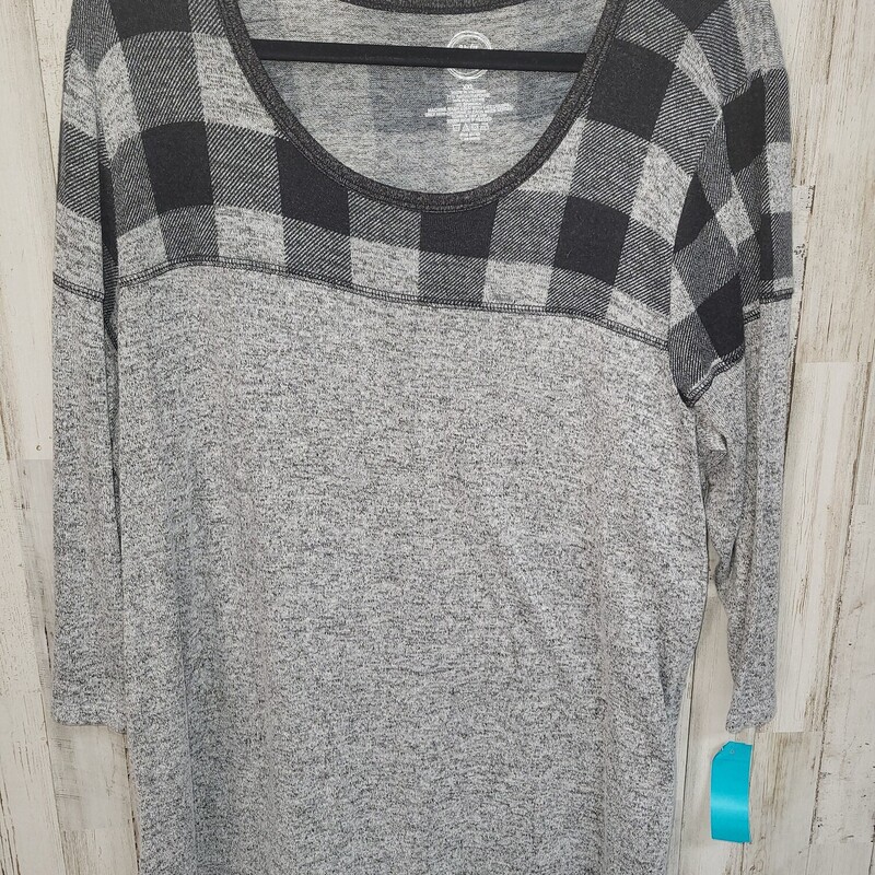 2X Grey Plaid Knit Top