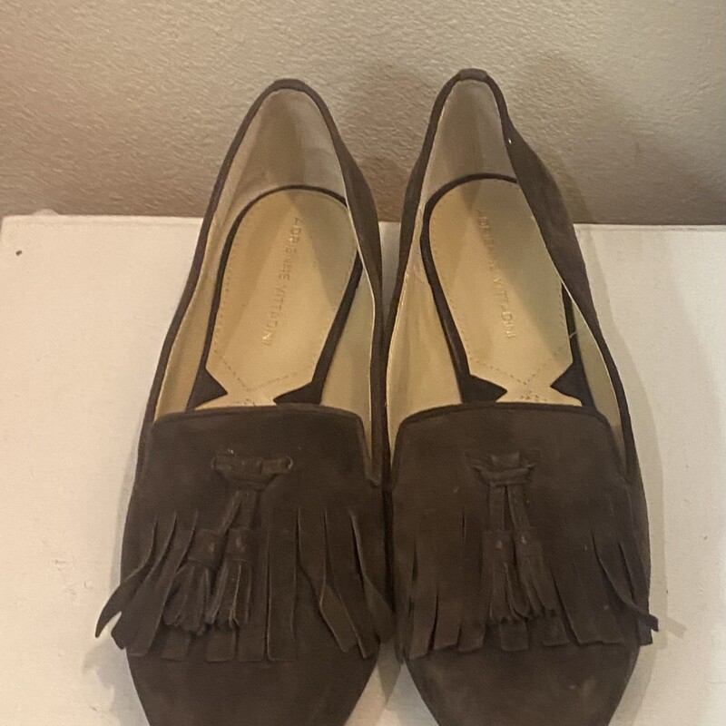 Brwn Suede Tassle Flat<br />
Brown<br />
Size: 9