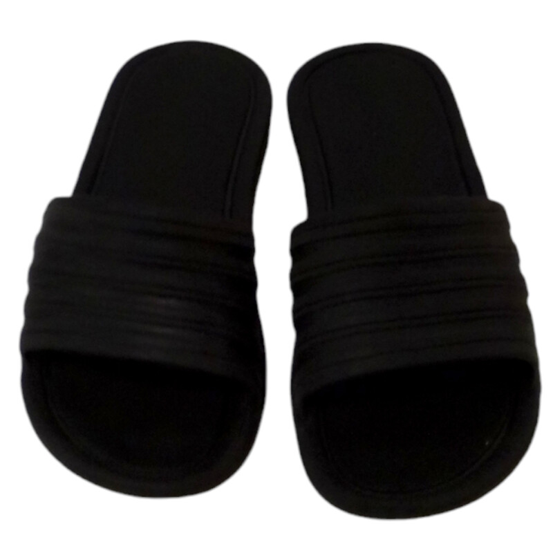 Shoes (Sandals/Black), Boy, Size: 13/1y

Located at Pipsqueak Resale Boutique inside the Vancouver Mall, Suite 230, (upstairs between Round 1 and Golds Gym) or online at: #pipsqueakresale

All items are photographed prior to being steamed. Cross posted, items are located at #PipsqueakResaleBoutique, payments accepted: cash, paypal & credit cards. Any flaws will be described in the comments. More pictures available with link above. Local pick up available at the #VancouverMall, tax will be added (not included in price), shipping available (not included in price, *Clothing, shoes, books & DVDs for $6.99; please contact regarding shipment of toys or other larger items), item can be placed on hold with communication, message with any questions. Join Pipsqueak Resale - Online to see all the new items! Follow us on IG @pipsqueakresale & Thanks for looking! Due to the nature of consignment, any known flaws will be described; ALL SHIPPED SALES ARE FINAL. All items are currently located inside Pipsqueak Resale Boutique as a store front items purchased on location before items are prepared for shipment will be refunded.

#resalerocks #pipsqueakresale #shopvanmall #vancouverwa #portland #reusereducerecycle #fashiononabudget #chooseused #consignment #savemoney #shoplocal #weship #keepusopen #shoplocalonline #resale #resaleboutique #mommyandme #minime #fashion #reseller #usedclothing #usedtoys #secondhand #consign #store #clothes #womensclothes #kidsclothes