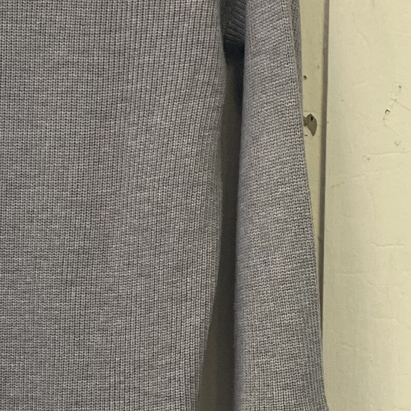 Gry Cashmere Sweater<br />
Grey<br />
Size: Medium