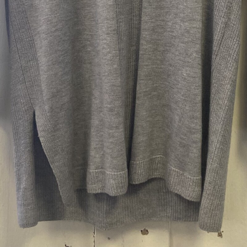 Gry Cashmere Sweater<br />
Grey<br />
Size: Medium