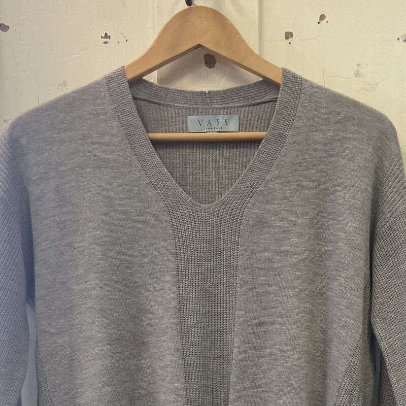 Gry Cashmere Sweater<br />
Grey<br />
Size: Medium