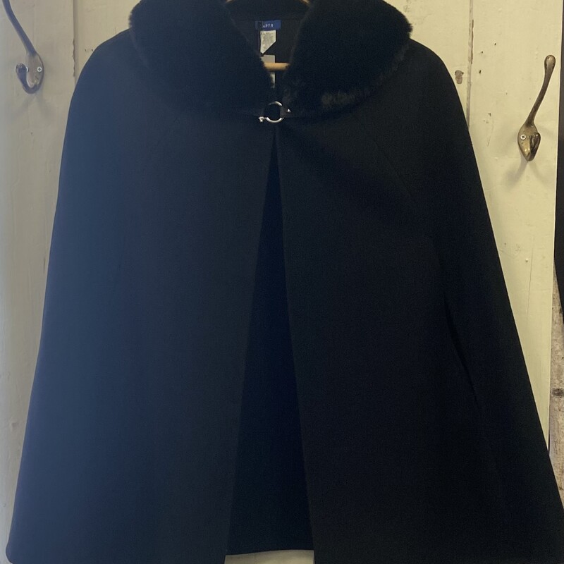 NWT Blk Faux Fur Cape