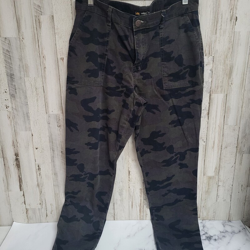 Sz10 Camo Taper Pants